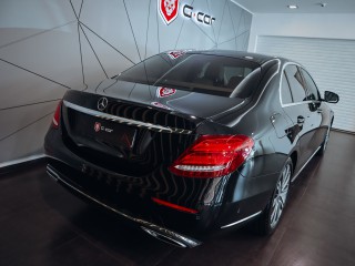 Mercedes-Benz E 220d 4MATIC Avantgarde