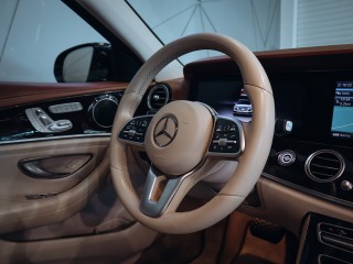 Mercedes-Benz E 220d 4MATIC Avantgarde