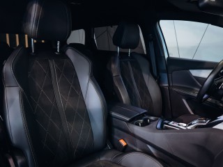 Peugeot 5008 2.0 BlueHDi EAT8 GT Line