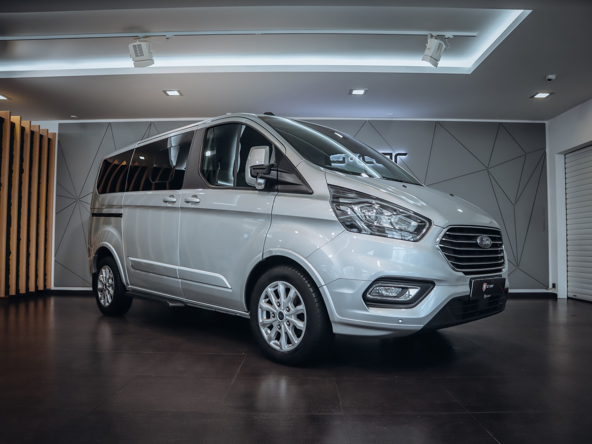 Ford Tourneo Custom 2.0 mHEV 96kW L1 Titanium
