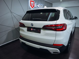 BMW X5 xDrive 30d AT