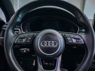 Audi A4 Avant 3.0TDI Quattro S-line