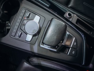 Audi A4 Avant 3.0TDI Quattro S-line