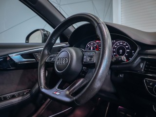 Audi A4 Avant 3.0TDI Quattro S-line