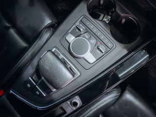 Audi A4 Avant 3.0TDI Quattro S-line