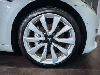 Tesla Model 3 Long Range Dual Motor 4x4