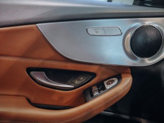 Mercedes-Benz C 200 Kupé 135 kW