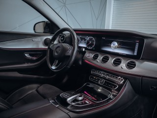 Mercedes-Benz E 220d 4MATIC Avantgarde