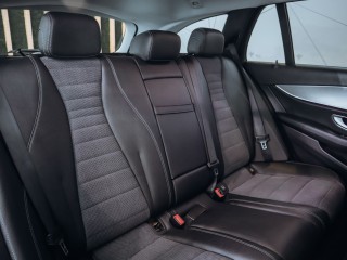 Mercedes-Benz E 220d 4MATIC Avantgarde