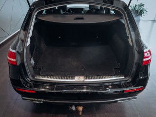 Mercedes-Benz E 220d 4MATIC Avantgarde