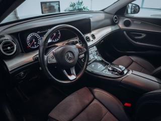Mercedes-Benz E 220d 4MATIC Avantgarde
