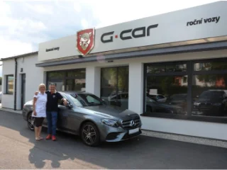 Nový majitel se svým krásným vozem značky Mercedes-Benz E 220d 4MATIC AMG :-)