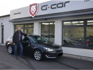 Spokojený majitel se svým novým vozem Opel Insignia 2.0CDTI, Cosmo AT 4x4. :-)