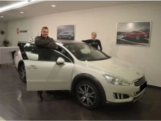 Spokojení majitelé se svým novým vozem Peugeot 508 2.0HDI Allure,Hybrid4, 4x4 :-)