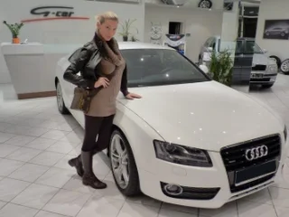 Dominika Mesarošová se svou Audi A5 3.0 TDI Quattro S-line