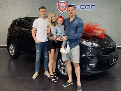 Dárek v podobě vozu Kia Sportage 1.7CRDi udělal velikou radost. Přejeme samé spokojené kilometry. :-)