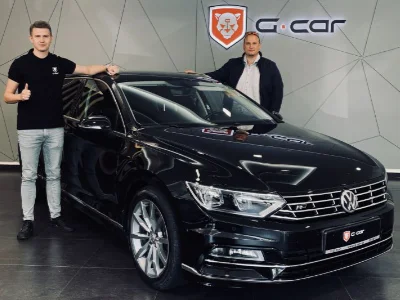 Volkswagen Passat Variant 2.0TDI R-line společně se svým novým majitelem. Děkujeme za využití našich služeb. :-)