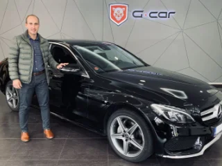 Mercedes-Benz C220d 4MATIC AMG společně se svým novým majitelem. Děkujeme a přejeme samé spokojené kilometry. :-)