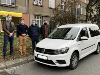 Volkswagen Caddy MAXI 2.0TDI, DSG pro našeho letitého klienta. Děkujeme za věrnost a přejeme samé spokojené kilometry. :-)