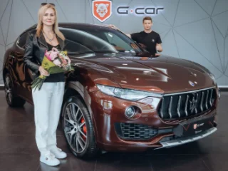 Dárek v podobě vozu Maserati Levante udělal velikou radost. Přejeme samé spokojené kilometry. :-)