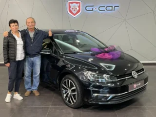 Dárek v podobě vozu Volkswagen Golf udělal velikou radost. Přejeme samé spokojené kilometry. :-)