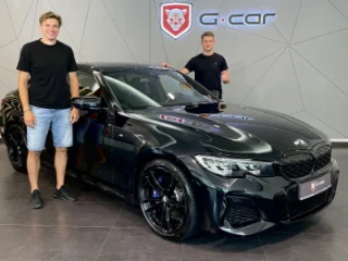 Hokejový brankář Roman Will a jeho nové BMW M340i. Velice si vážíme, že jste využil právě našich služeb. :-)
