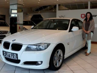 Paní Kwaczková se svým BMW 320d x-drive